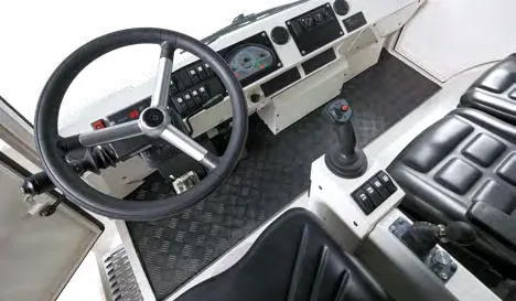 CHALLENGER 150 — driver's cab with steering wheel, instrument panel and control joystick